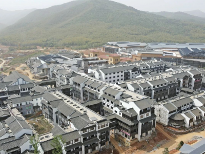 宜興窯湖小鎮(zhèn)二標段配電房國慶前順利完成送電！